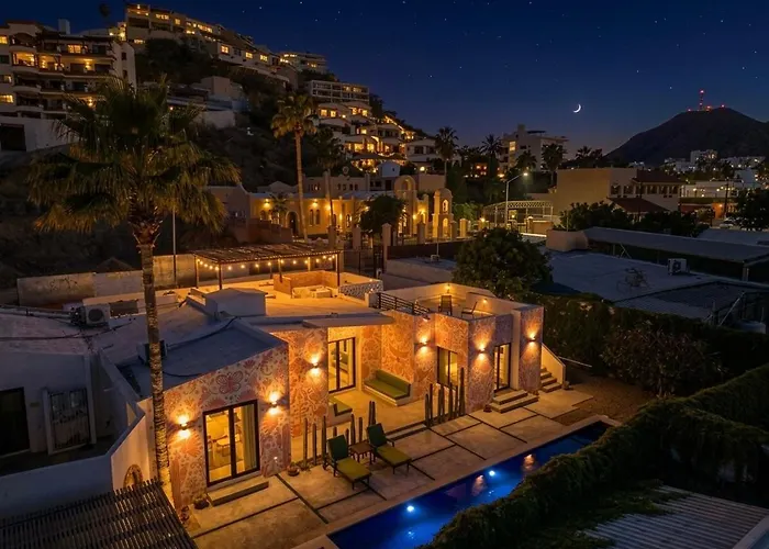4 Bedroom In An Amazing Location In Downtown *