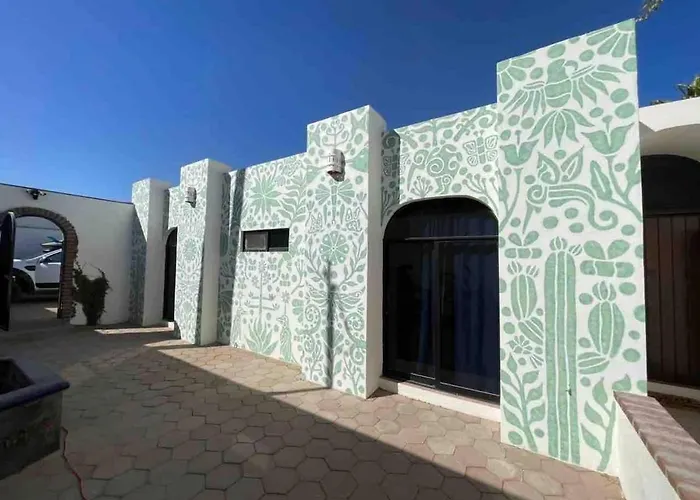 4 Bedroom In An Amazing Location In Downtown *