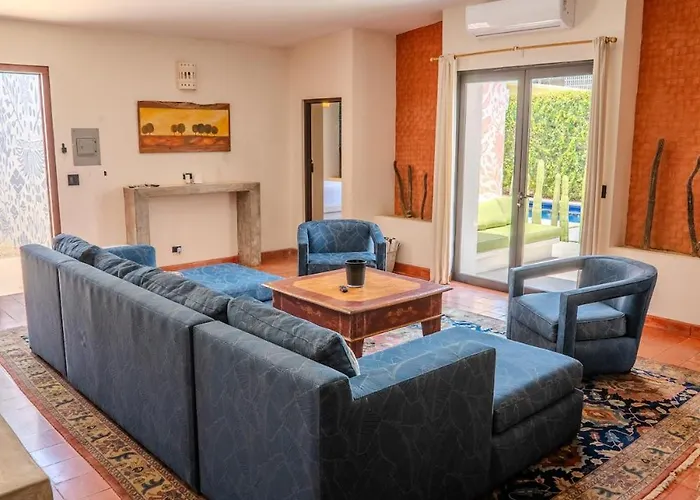 4 Bedroom In An Amazing Location In Downtown Holiday home *