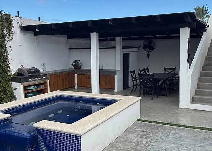 4 Bedroom In An Amazing Location In Downtown *